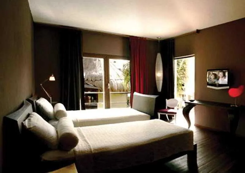 Mosquito Beach Hotel Playa del Carmen 4*,