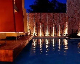 ****  Mosquito Beach Hotel Playa del Carmen Mexico
